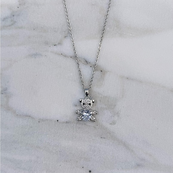 🤍 Heartfelt Bear Necklace 🧸 STAINLESS STEEL - Picture 3 of 3
